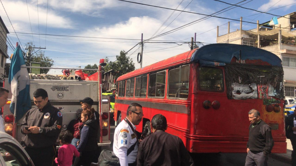 Експлозия на автобус в Гватемала, има пострадали (ВИДЕО)