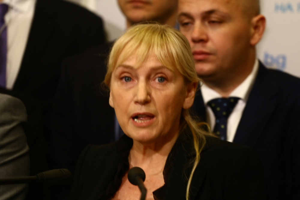 Елена Йончева ще нажежи страстите в Министерски съвет