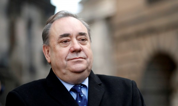 Politico: Обвиниха бившия премиер на Шотландия Алекс Салмънд в изнасилвания и секс посегателства