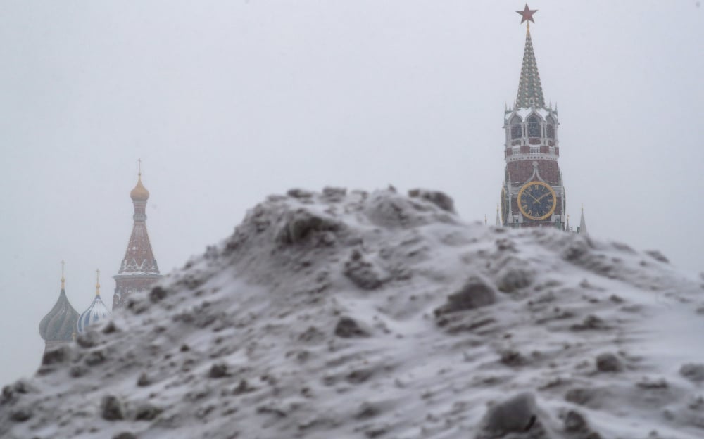 Невиждан снежен апокалипсис в Москва от 70 години! (СНИМКИ/ВИДЕО)