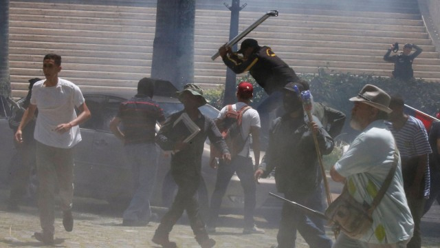 Дезертьори от венецуелската армия поискаха от САЩ да ги въоръжи