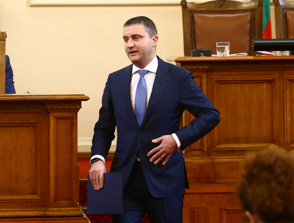 Министър Горанов заговори за цената на хляба, ДДС-то и даде пример с Гърция