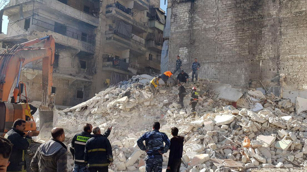 Голяма трагедия в Алепо! Срути се 5-етажен жилищен блок (СНИМКИ)