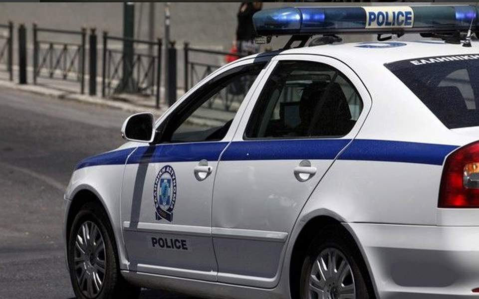 Полицията в Солун арестува българи за телефонни измами