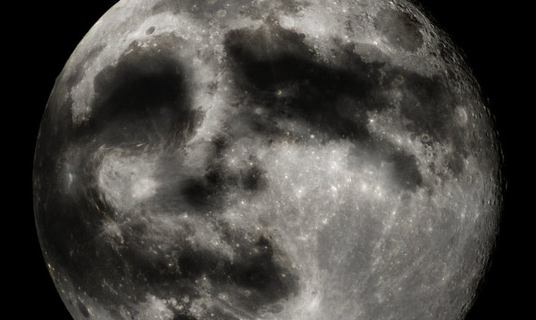 Странен обект в един от кратерите на Луната разбуни духовете в интернет (СНИМКА)
