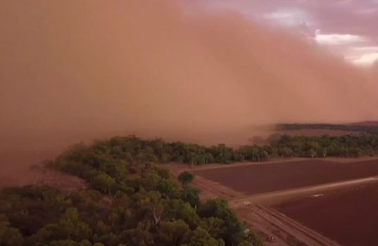 Страховита пясъчна буря превърна австралийски щат в декор от  филм за Марс (ВИДЕО)