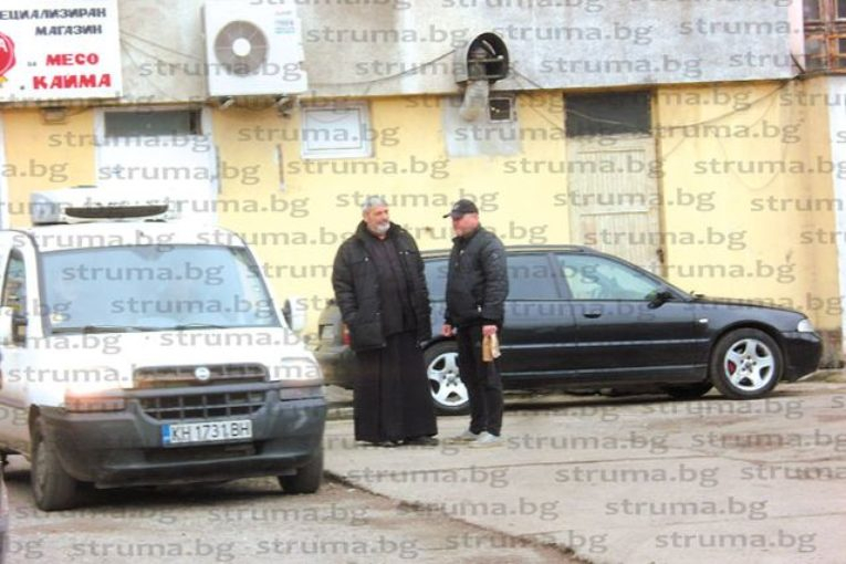 Мистерията с трупа в колата на кюстендилския свещеник става все по-голяма! (СНИМКИ)