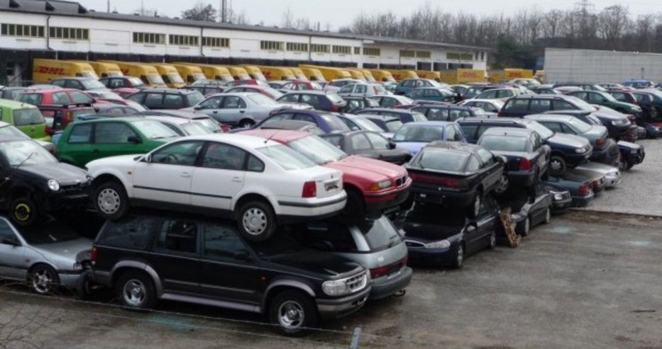 Шок в Германия: Изхвърлят десетки хиляди здрави и нормални коли на сметищата (ВИДЕО)