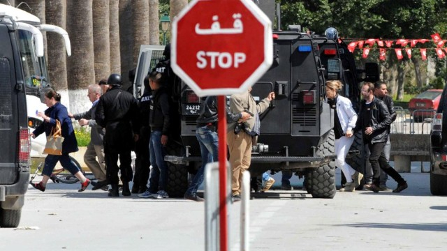 Терористи от „Ислямска държава“, които убиха британски туристи в Тунис, остават в затвора до живот
