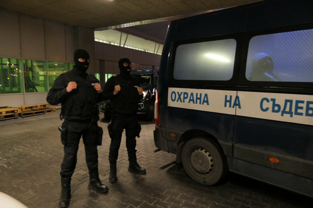Зверство в София: 10 души са били на убиване служител от "Съдебна охрана"