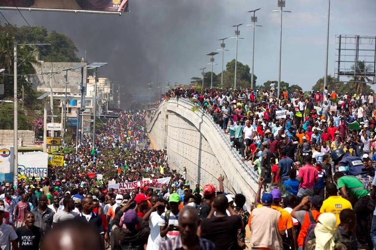 Протестиращи поеха контрола над улиците в столицата на Хаити