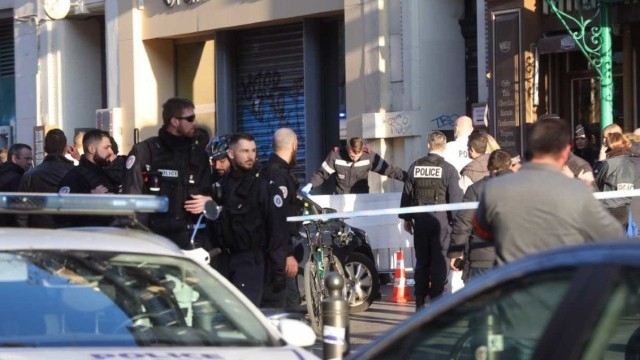 Кърваво нападение в Марсилия! Има много ранени и убит (СНИМКИ/ВИДЕО)
