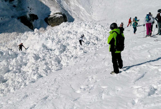 Извънредна новина от швейцарските Алпи след падналата лавина (СНИМКИ/ВИДЕО)