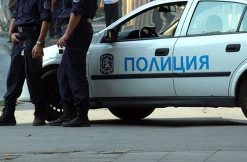 Полиция нахлу в дома на ученик от Петричко, преструвал се на лекар