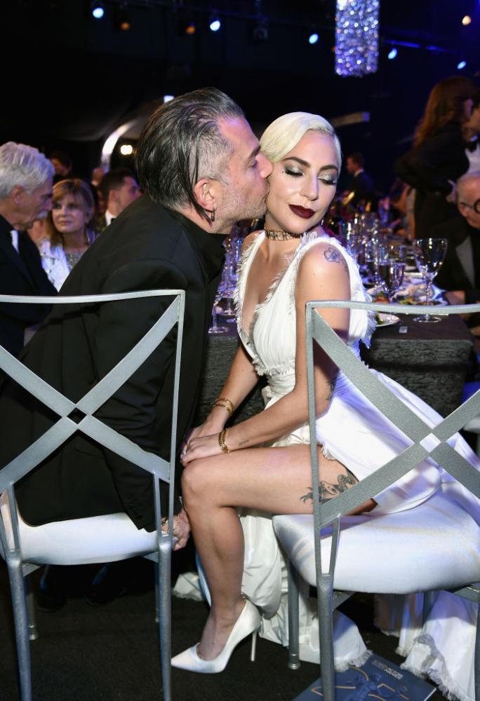 Лейди Гага е сама! Скъса с 50-годишния си годеник 