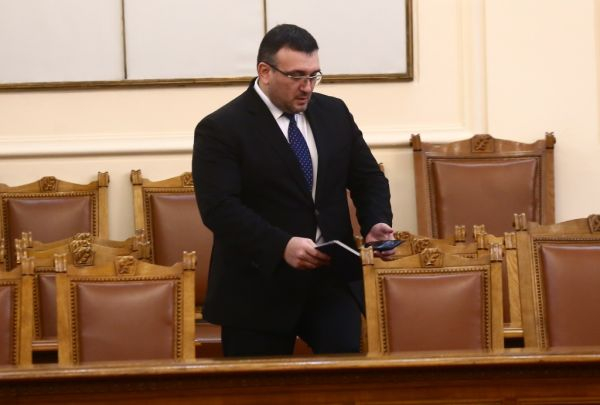 Първо в БЛИЦ! Министър Маринов с ключово уволнение!