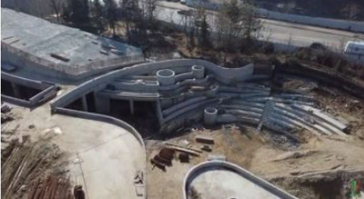 Вижте от птичи поглед какво се случва със строежа на комплекс Гранд Каньон в София (ВИДЕО)