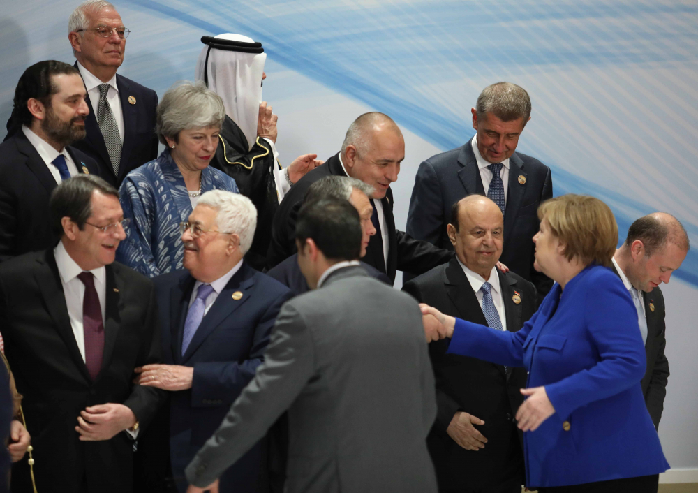 Борисов се здрависа с Меркел в Египет, но цялото му внимание този път бе за... (СНИМКИ)