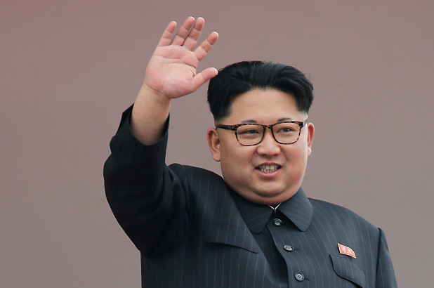 Ким Чен-ун пристигна с влака във Виетнам за срещата с Тръмп (ВИДЕО)
