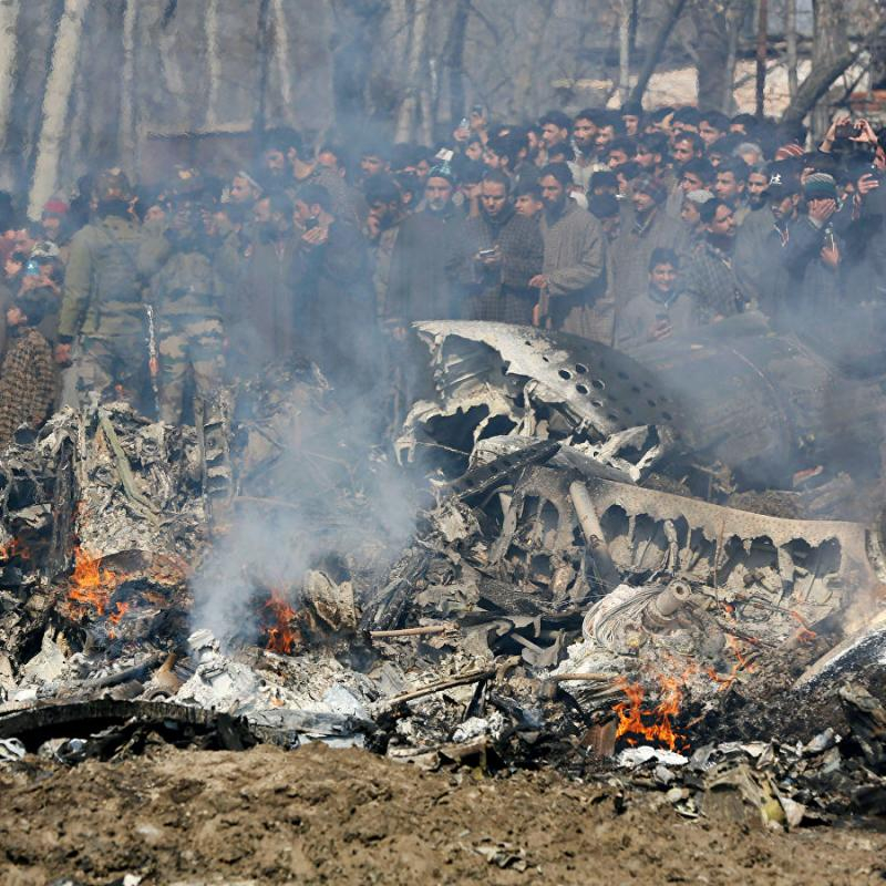 Започна ли войната? Пакистанските военни свалиха два самолета на индийските ВВС (СНИМКИ)