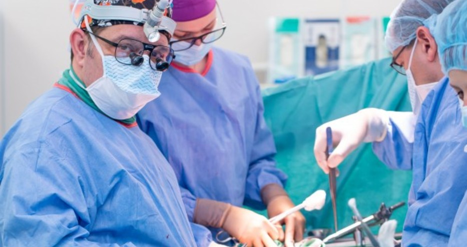 След 7-часова уникална операция лекари спасиха мъж с аортна аневризма