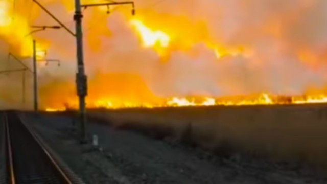 Огнен ад в Русия! Невиждани от години климатични аномалии предизвикаха опустошителни пожари (СНИМКИ/ВИДЕО)
