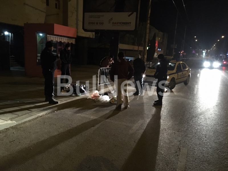 Среднощен екшън! Полицаи натръшкаха трима на булевард във Враца (СНИМКИ)