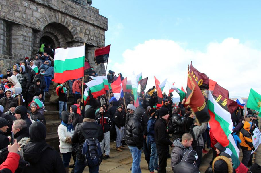 Стана ясно колко милиона са похарчили българите по време на празниците за 3-ти март