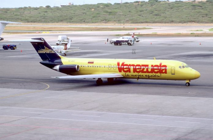 Мистериозен венецуелски самолет с № YV2486 кацна в Атина
