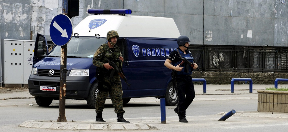 Драма със заложници: Бандити се опитаха да ограбят банка в Македония
