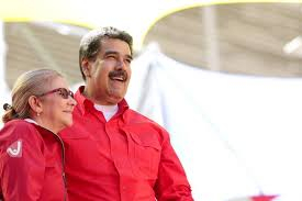 Мадуро се впусна в танци с жена си във Венецуела (ВИДЕО)
