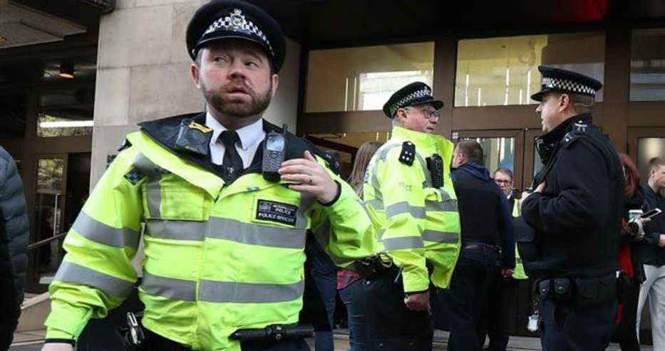 Паника в Лондон! Полицаи затвориха центъра на града 