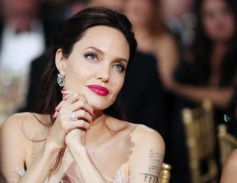 Какво се случва с Анджелина Джоли, лицето на актрисата изглежда плашещо! (СНИМКИ)