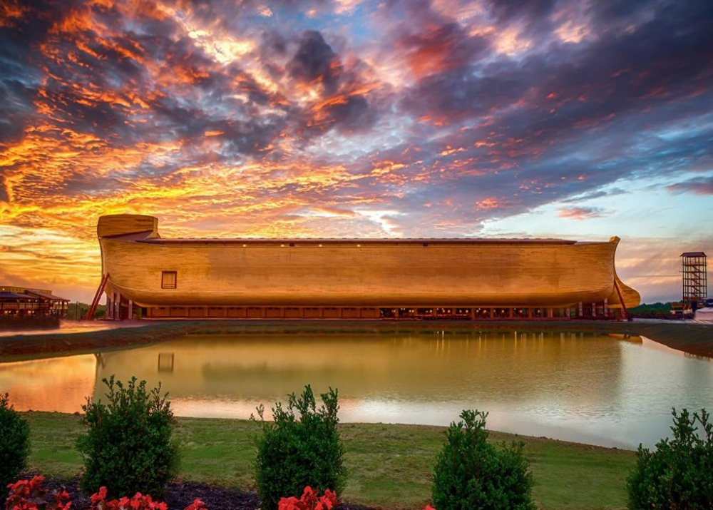 Апокалипсисът е близо: В САЩ построиха огромен действащ Ноев ковчег (СНИМКИ)