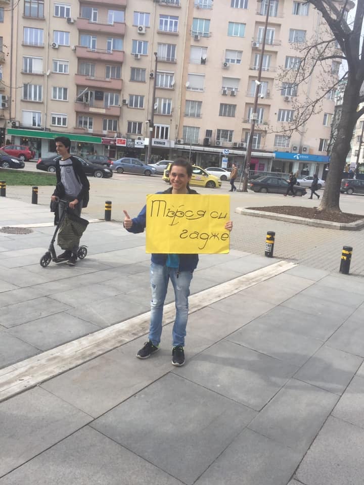 Само в БЛИЦ! Този младеж в столичното метро побърка цялата мрежа (СНИМКИ)