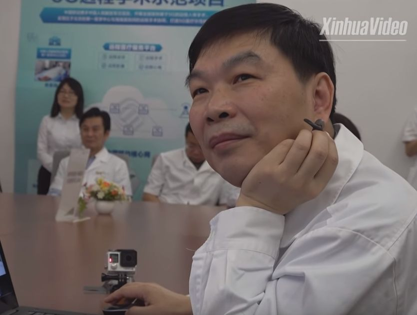 Китайски хирург написа история! За първи път в света... (ВИДЕО)