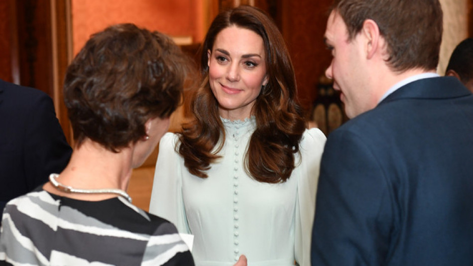 Не е за вярване как Кейт Мидълтън укрепи позициите си в кралското семейство с помощта на една рокля  