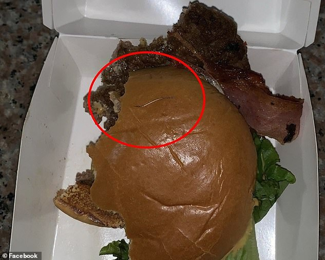 Ужас! Мъж отхапа от сандвича си от "Макдоналдс" и нещо прободе езика му (СНИМКИ)