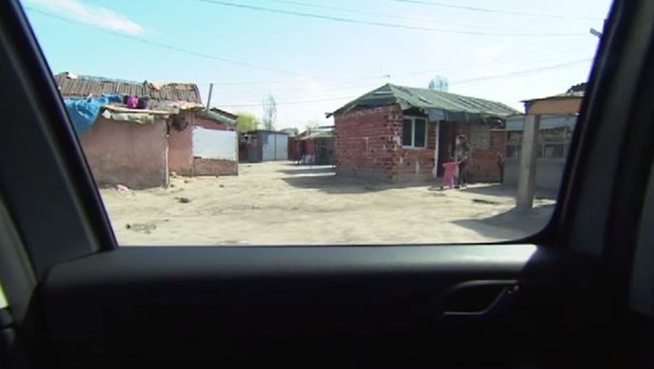 Абсурд: Цигани заграбиха имота на баба Люба, трябва да им плати 1000 лева данък