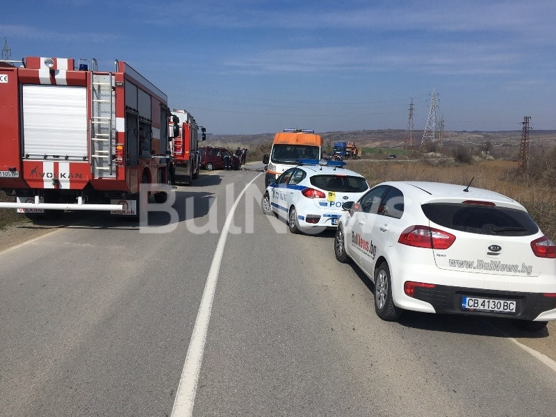 Касапница с много ранени край Криводол! Пътят е затворен (СНИМКИ 18+)