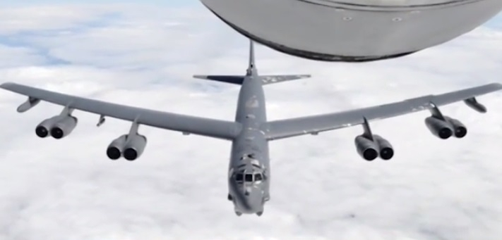 Три бомбардировача B-52H се приближили до границата на Русия, единият тренирал бомбардировка  