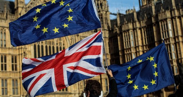 Трима служители на британското правителство подадоха оставка заради Брекзит