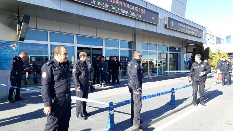 Извънредно: Стрелба на турско летище! Има ранени! (СНИМКИ)