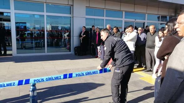 Извънредно: Стрелба на турско летище! Има ранени! (СНИМКИ)