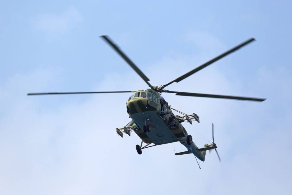 Военен хеликоптер с 13 души на борда се разби в Казахстан