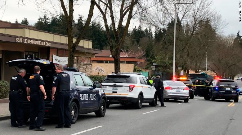 Ужас в Сиатъл! Мъж откри огън по автобуси, уби двама души (ВИДЕО)