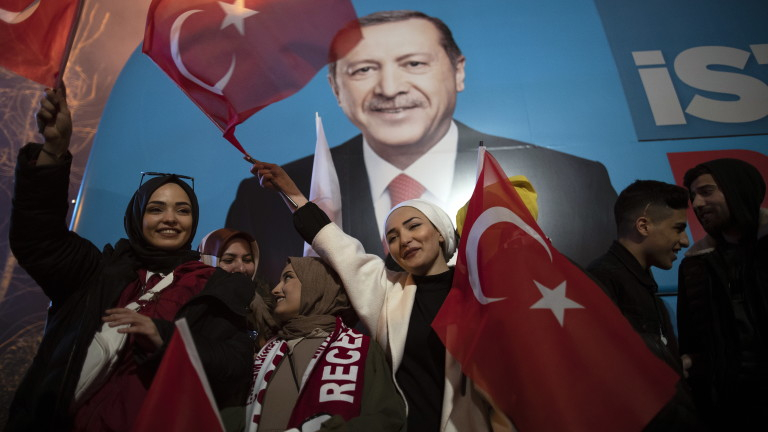 Ердоган триумфира след изборите и излезе с разтърсващо изявление 