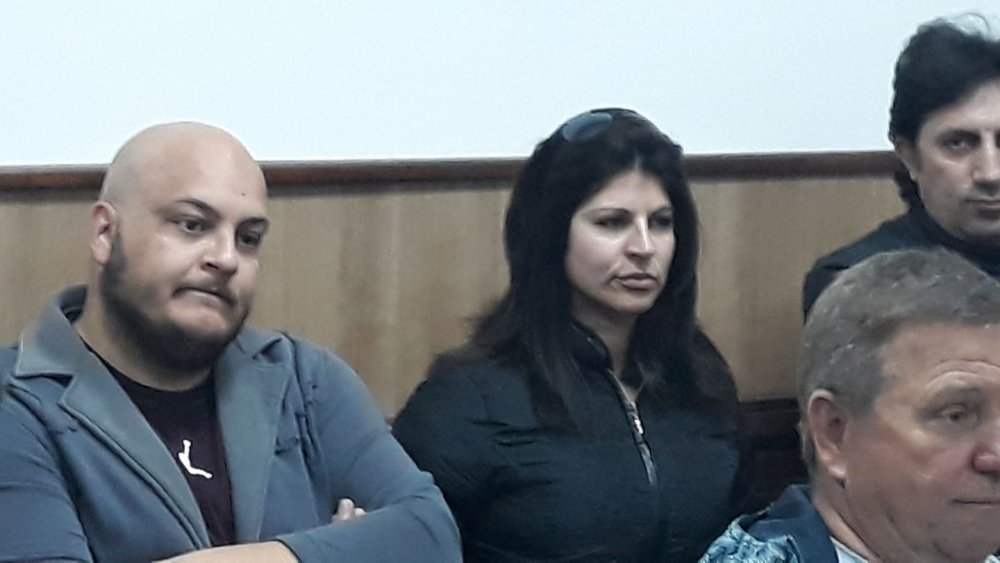 Фаталната полицайка Люба, заради която командос уби ченге, дава показания в съда (СНИМКИ)