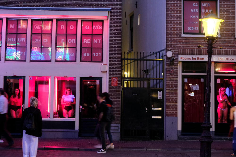 Голяма промяна в Квартала на червените фенери в Амстердам! Забранява се...