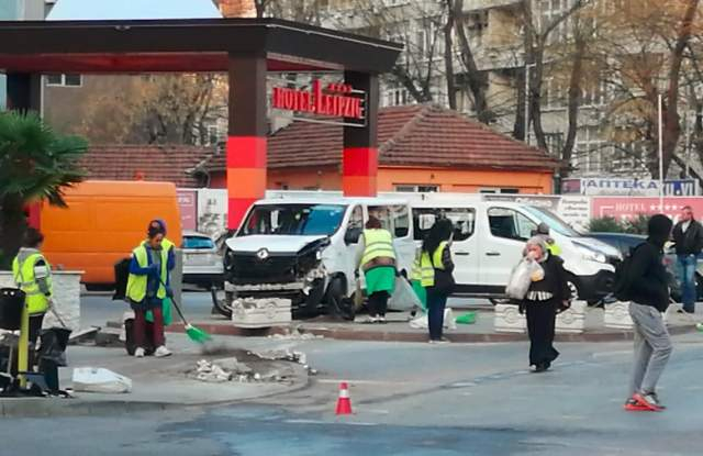 Страшна катастрофа с автобус пред хотел "Лайпциг" разбуди Пловдив (СНИМКИ)